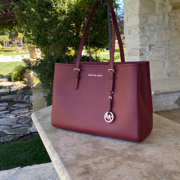 NWT Michael Kors LG EW Leather tote handbag - Picture 2 of 10